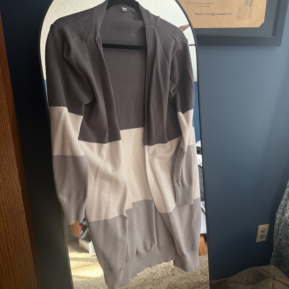 Source Unknown Gray and White Colorblock Cardigan